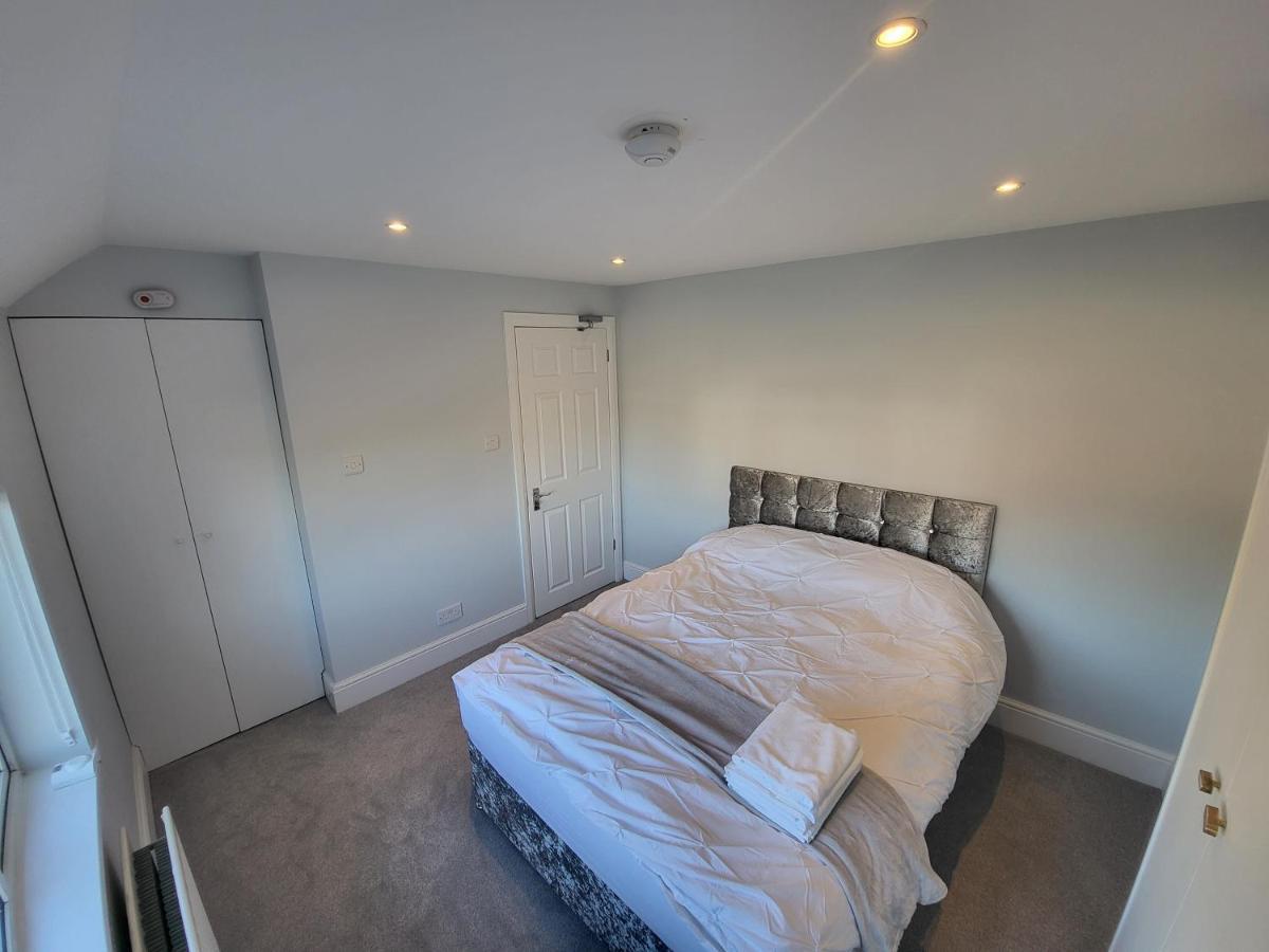 High Spec Large 6 Bedroom House! 泰晤士河畔京士顿 外观 照片