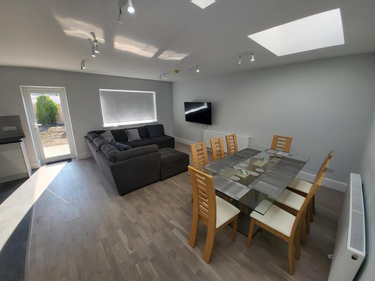 High Spec Large 6 Bedroom House! 泰晤士河畔京士顿 外观 照片